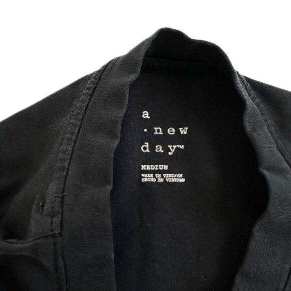 A New Day T-Shirt Black - Picture 2 of 3